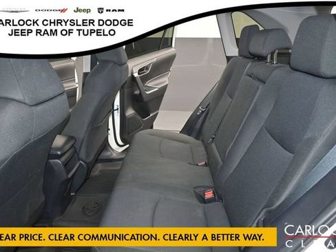 Used 2021 Toyota RAV4 LE AWD/4WD image 26