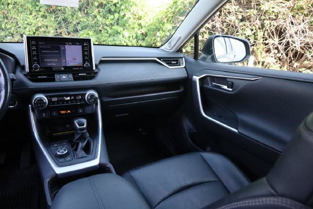 Certified 2019 Toyota RAV4 Limited w/ Advanced Technology Package AWD/4WD image 27