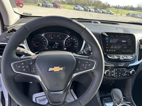Used 2024 Chevrolet Equinox Premier AWD/4WD image 13