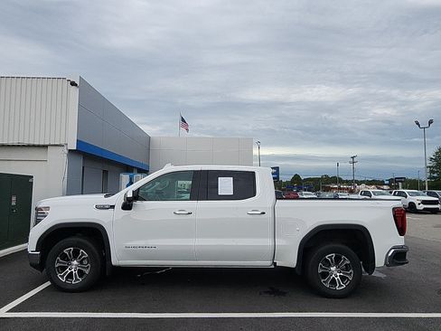 Used 2026 GMC Sierra 1500 SLT AWD/4WD image 2