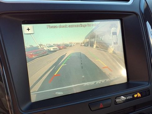 Certified 2018 Ford Explorer XLT w/ Equipment Group 202A image 20