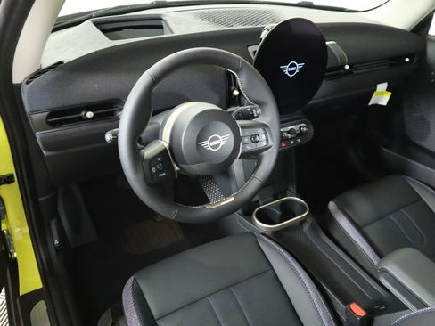 Certified 2025 MINI Cooper S image 9