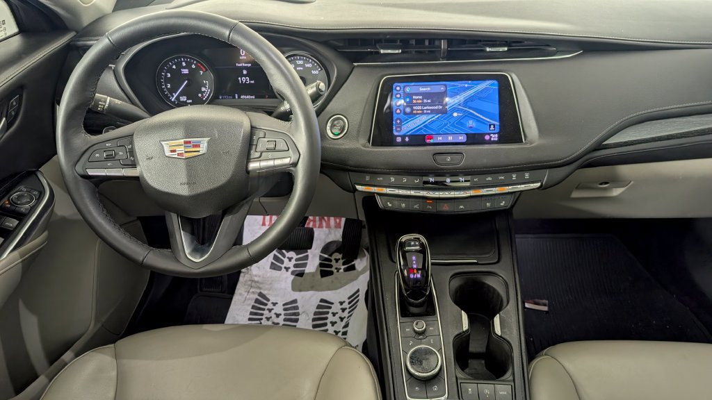 Used 2023 Cadillac XT4 Premium Luxury w/ Technology Package FWD image 10
