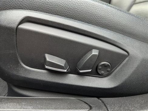 Used 2015 BMW 740Li xDrive image 11