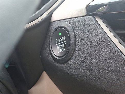 Used 2022 Ford Escape SE w/ Cold Weather Package image 23