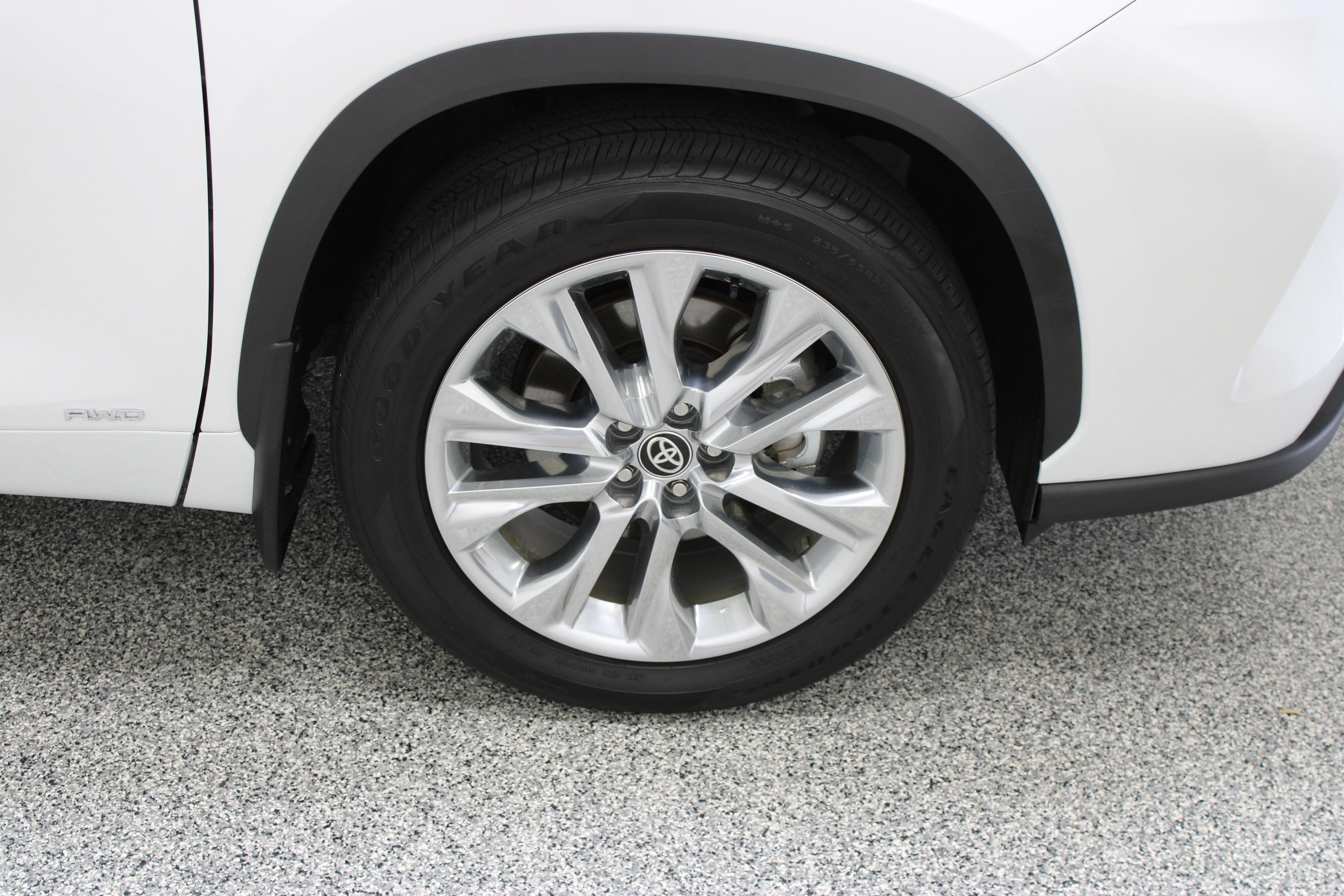 Used 2026 Toyota Highlander Limited AWD/4WD image 5