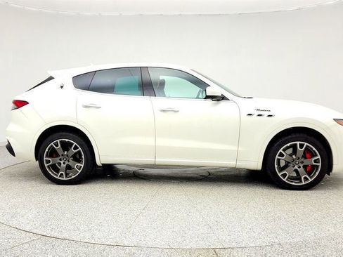 Used 2022 Maserati Levante Modena image 4