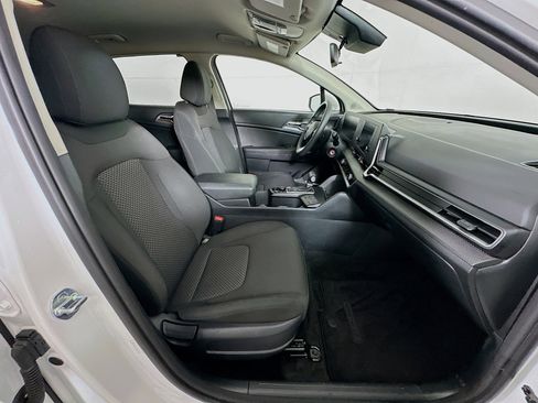 Used 2024 Kia Sportage LX image 30