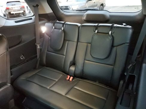 Used 2022 Ford Explorer Limited w/ Equipment Group 301A image 28