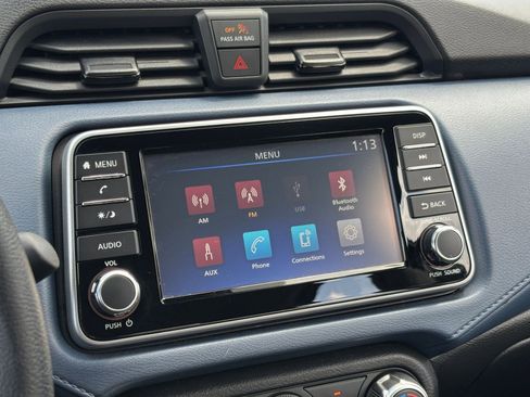 Used 2025 Nissan Versa SV FWD image 20