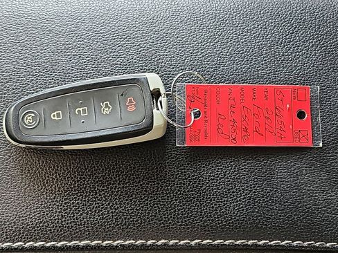 Used 2018 Ford Escape Titanium AWD/4WD image 42