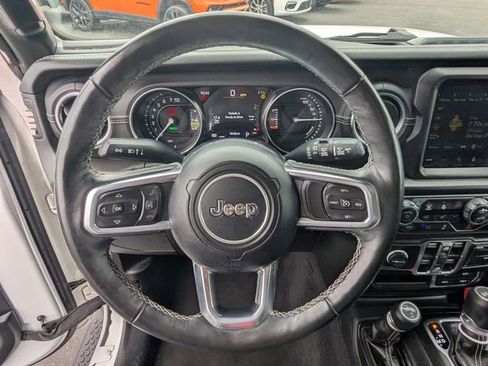 Used 2023 Jeep Wrangler Unlimited Sahara w/ Cold Weather Group AWD/4WD image 20