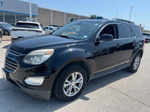 Used 2017 Chevrolet Equinox LT w/ Convenience Package FWD image 2