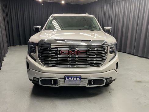 Used 2023 GMC Sierra 1500 Denali w/ Denali Reserve Package AWD/4WD image 9