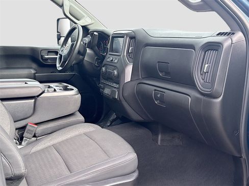 Used 2025 Chevrolet Silverado 2500 Custom w/ Custom Value Package image 27