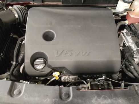 Used 2018 Chevrolet Traverse LT FWD image 30