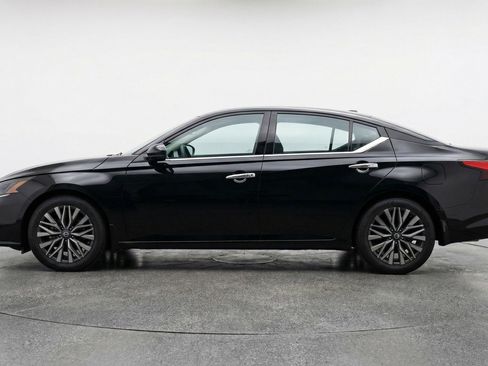 Used 2025 Nissan Altima 2.5 SV image 5