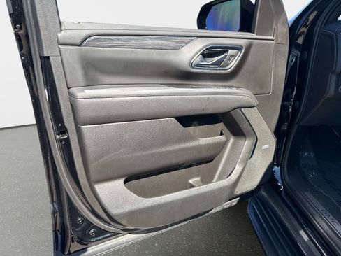 Used 2022 GMC Yukon SLT w/ SLT Luxury Package image 21