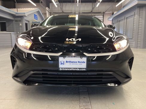 Used 2023 Kia Forte LX image 2