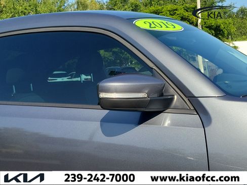 Used 2019 Volkswagen Beetle 2.0T SE FWD image 8