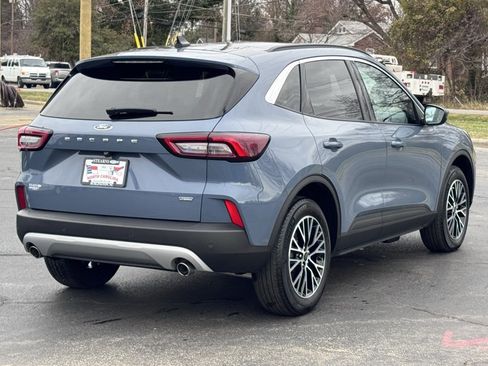 Used 2024 Ford Escape SE image 17