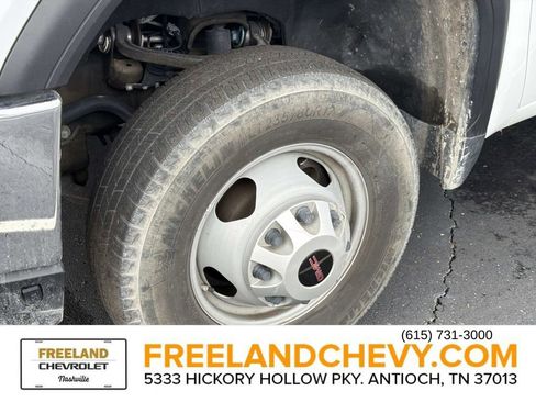 Used 2023 GMC Sierra 3500 Pro w/ Convenience Package image 9