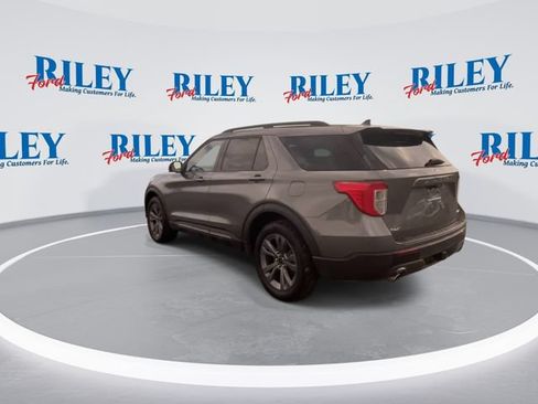 Certified 2023 Ford Explorer XLT w/ Equipment Group 202A AWD/4WD image 7