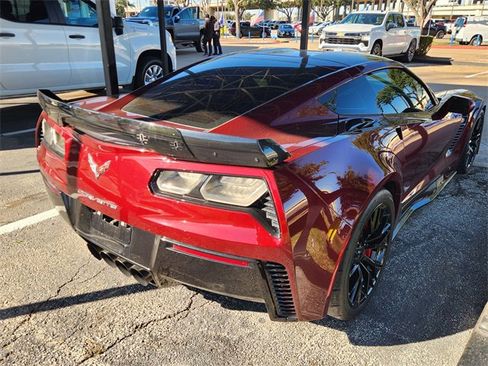 Used 2016 Chevrolet Corvette Z06 w/ 3LZ Preferred Equipment Group image 5