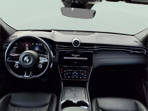 Used 2023 Maserati Grecale GT image 14