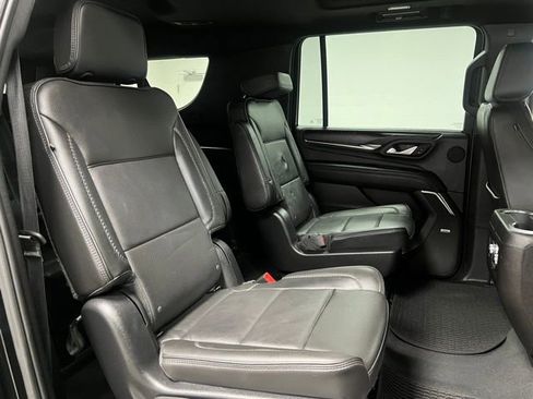Used 2022 GMC Yukon XL Denali AWD/4WD image 57