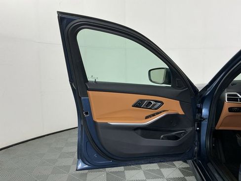 Certified 2025 BMW 330i Sedan w/ M Sport Package RWD image 19