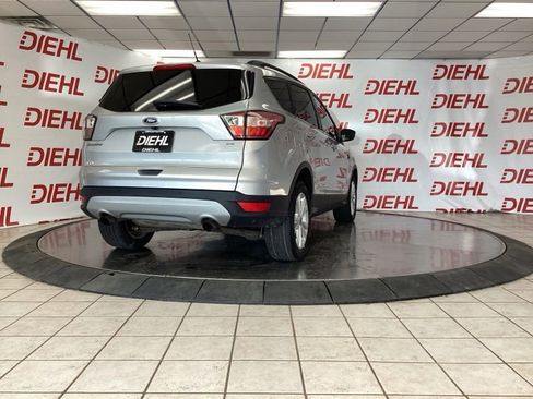 Used 2017 Ford Escape SE w/ Equipment Group 201A FWD image 7