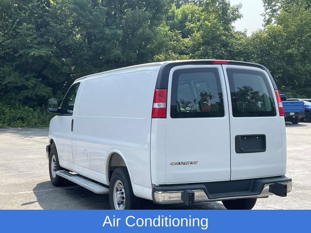 Used 2025 Chevrolet Express 2500 w/ Driver Convenience Package RWD image 5