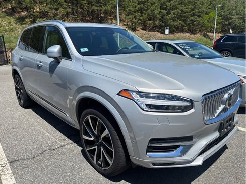 Used 2023 Volvo XC90 B6 Plus w/ Protection Package Premier AWD/4WD image 2