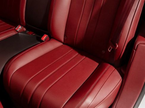 Used 2023 Bentley Flying Spur V8 image 22