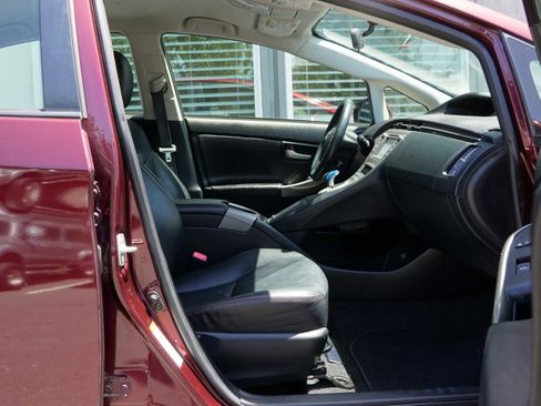 Used 2013 Toyota Prius Persona Series FWD image 32