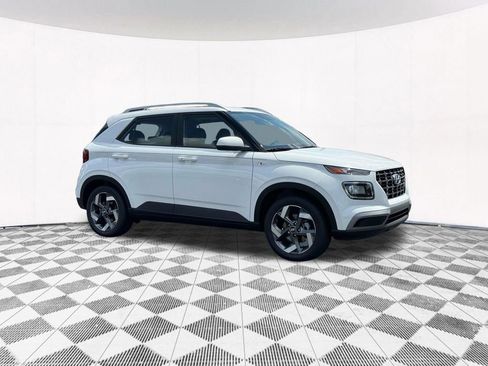 Certified 2025 Hyundai Venue SEL image 12