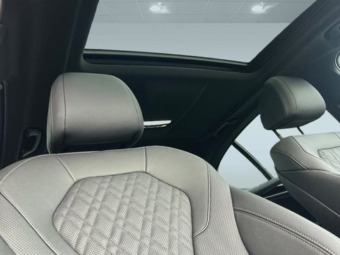 Certified 2022 BMW 530i w/ Convenience Package image 26