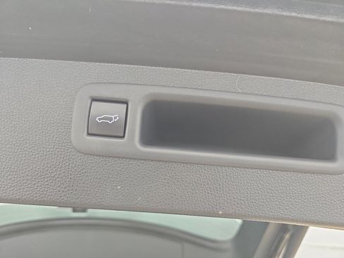 Used 2020 Toyota Highlander XLE FWD image 31