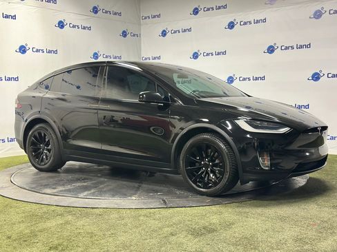 Used 2017 Tesla Model X 75D image 2