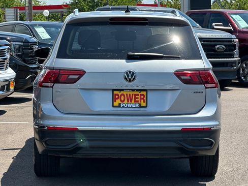 Used 2022 Volkswagen Tiguan SE AWD/4WD image 5