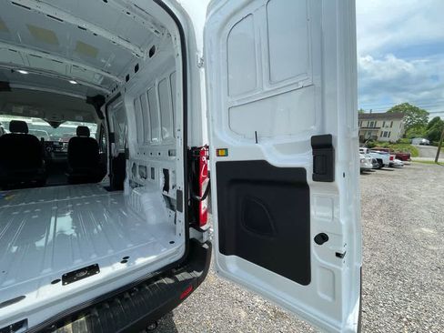 New 2025 Ford Transit 250 148 Medium Roof image 15