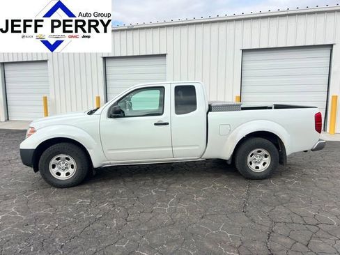 Used 2013 Nissan Frontier S image 1