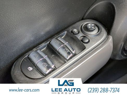 Used 2016 MINI Cooper 4-Door Hardtop image 19