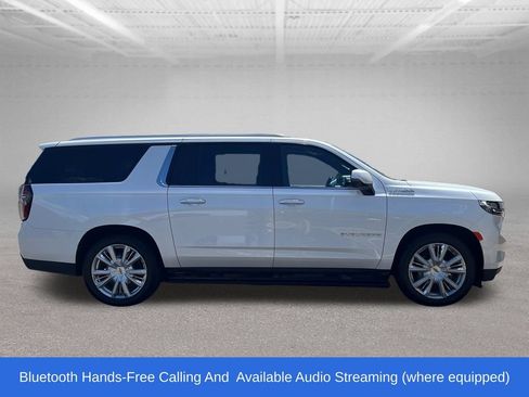 Used 2024 Chevrolet Suburban High Country AWD/4WD image 7