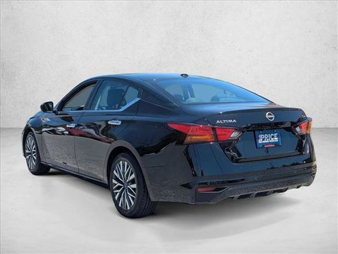 Used 2024 Nissan Altima 2.5 SV FWD image 8