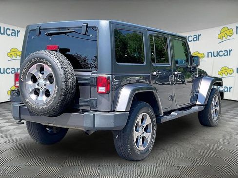 Used 2018 Jeep Wrangler Unlimited Sahara AWD/4WD image 6