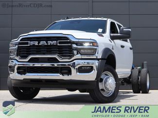 New 2026 RAM 5500 Tradesman w/ Chrome Appearance Group AWD/4WD 360° Tour