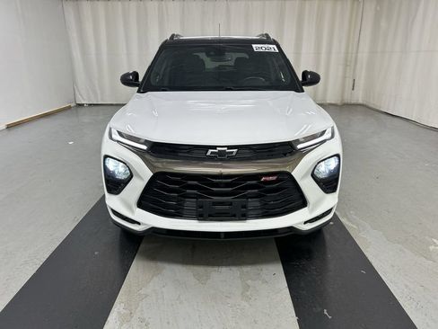 Used 2021 Chevrolet TrailBlazer RS w/ Technology Package AWD/4WD image 3