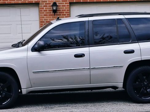 Used 2008 GMC Envoy SLE image 8